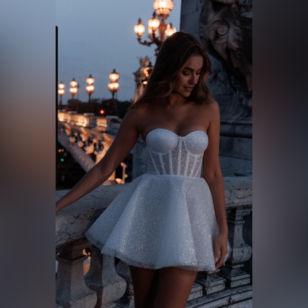 COPY - Emmelie a Rosie Etienne Bridal dress.